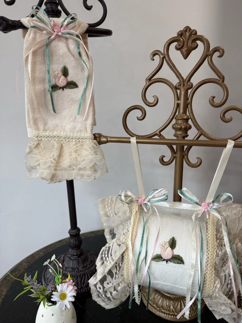 🌸 Hand Crafted Cream Lace Hand Towel and Toilet Paper Holder 🌸